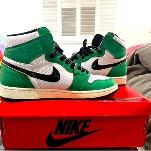 Jordan 1 “Lucky Green”
